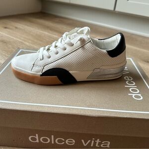 New in Box Dolce Vita Zina perf.